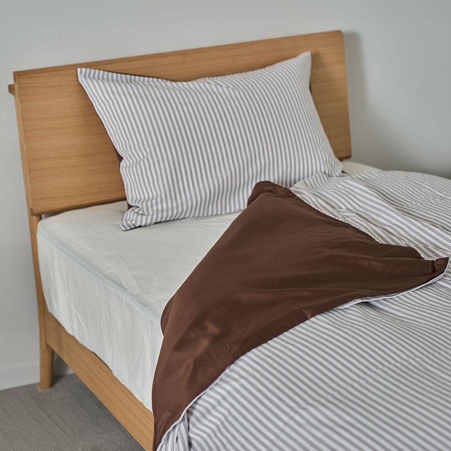 Quiet | SATIN-STRIPE 布団カバー ブラウン｜【公式】ACTUS online