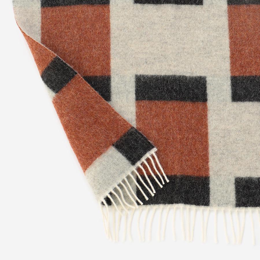 PUNOS ウールブランケット 130x180cm+fringes PUNOS wool blanket 130x180cm+fringes – LAPUAN KANKURIT（ラプ