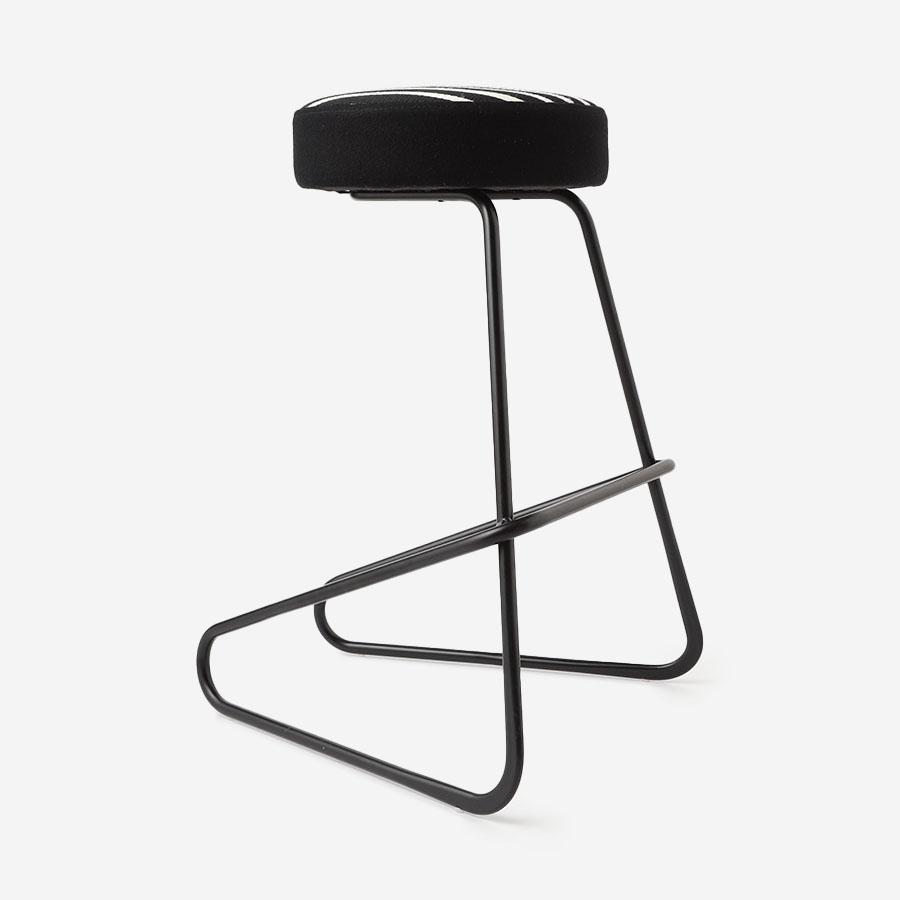 ACTUS スツール 3本脚 49cm WERNER | SHOEMAKER スツール 49cm｜【公式】ACTUS online｜家具