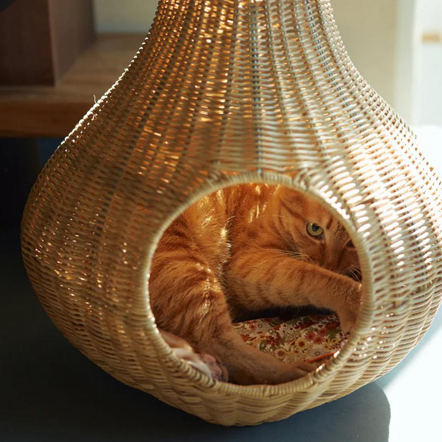 オルネコ　ガーリックネコハウス　ラタン　クッション付 Orne de Feuilles｜オルネコ ガーリックネコハウス｜【公式】ACTUS