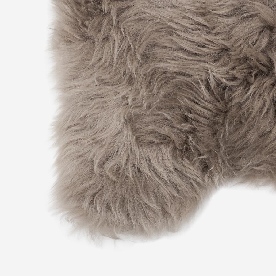 Skinnwille | GENTLY シープスキン ラグ 60 x 100cm Taupe｜【公式