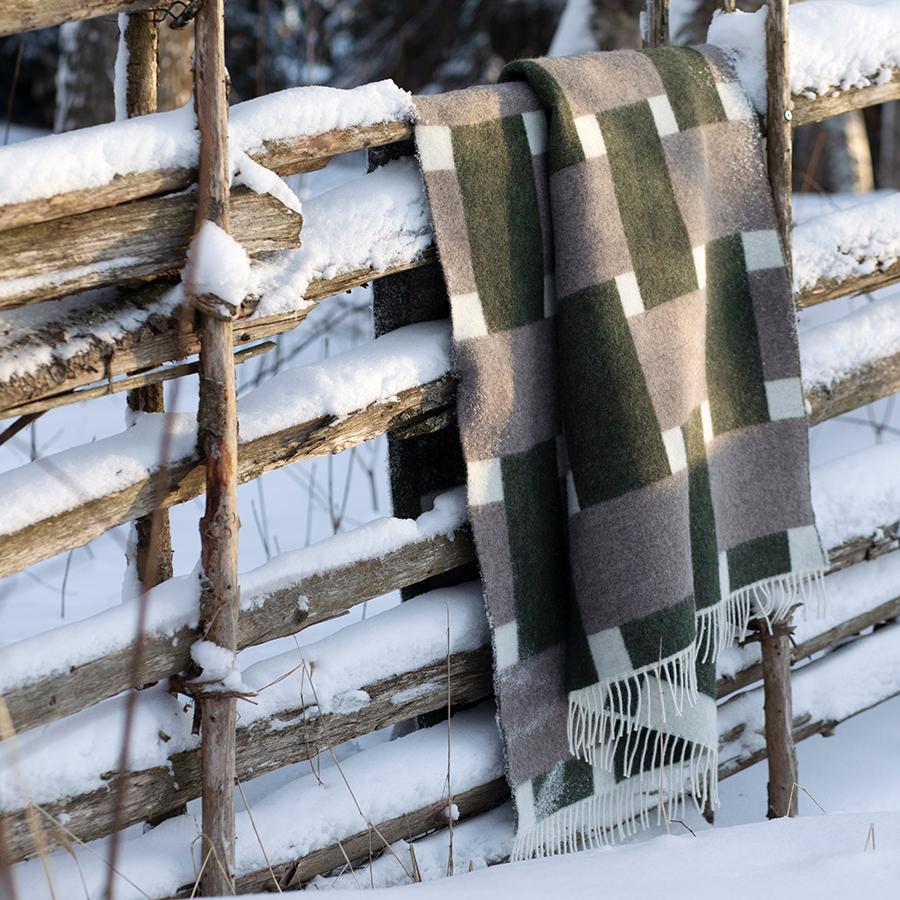 LAPUAN KANKURIT | PUNOS blanket 130 x 180cm white-olive-black