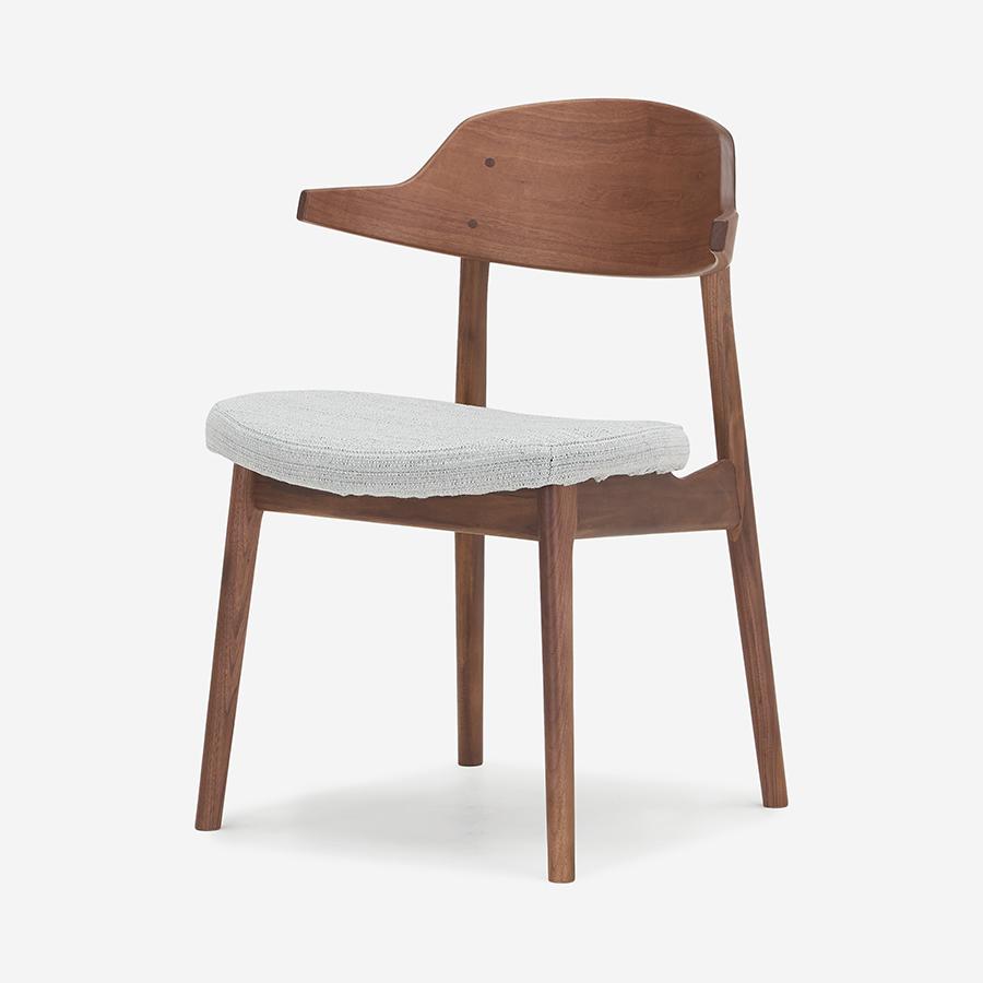 2326938_PEAR_CHAIR_NUDE_WN_WAV