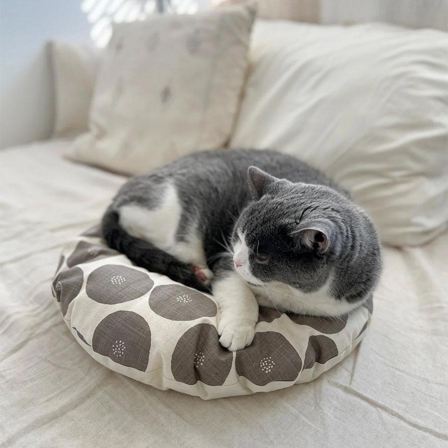 Orne de Feuilles｜オルネコ クッション付きラウンドベッド / あんパン