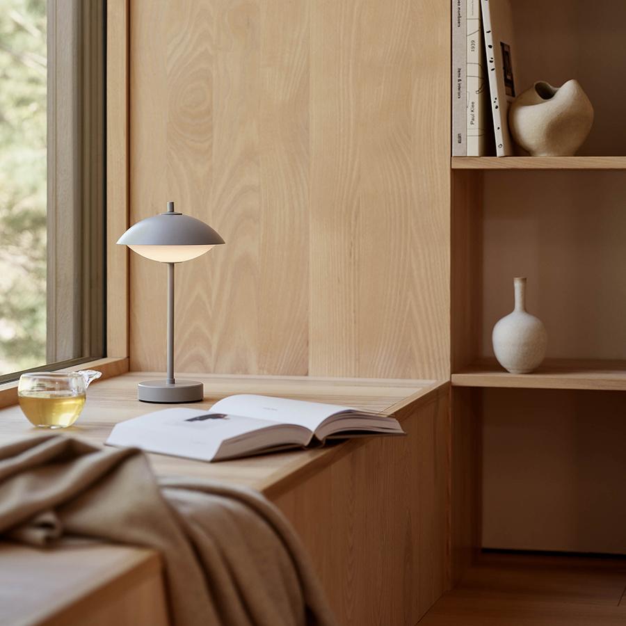 Fritz Hansen | CLAMポータブルランプ｜【公式】ACTUS online｜家具