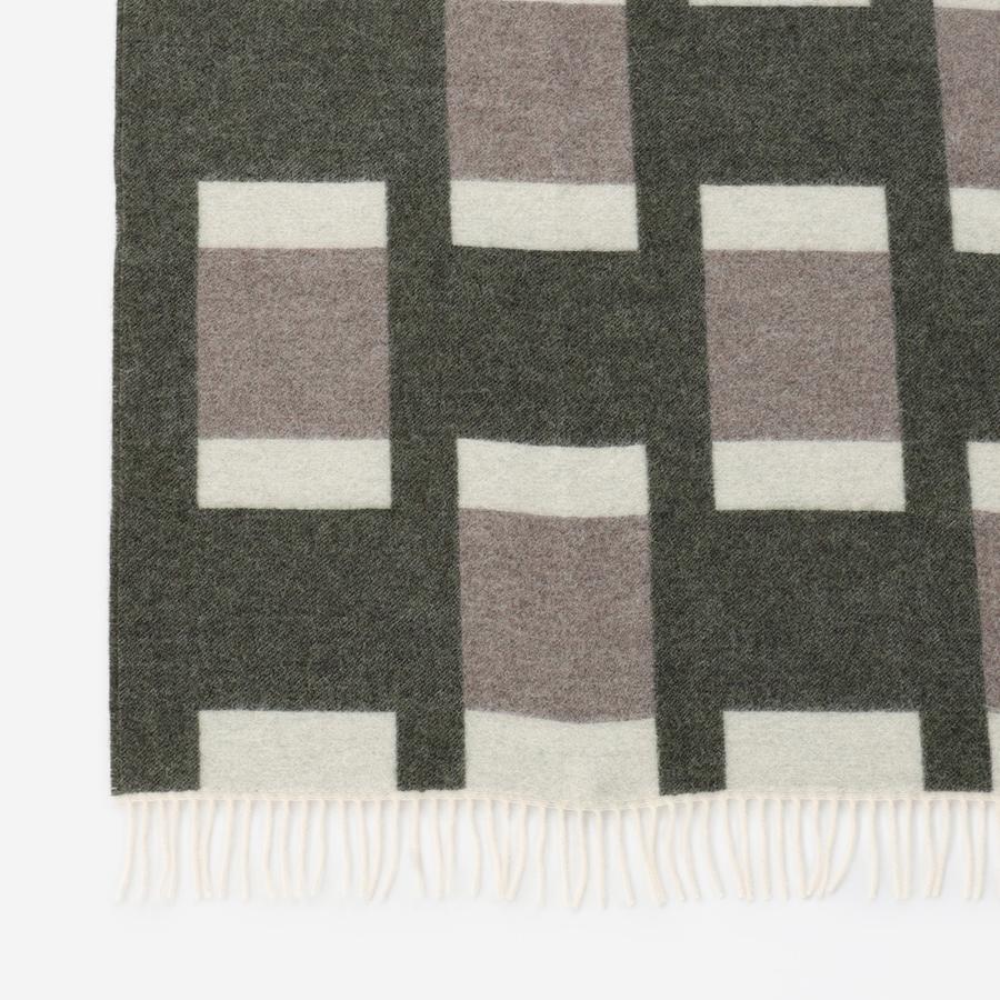 PUNOS ウールブランケット 130x180cm+fringes PUNOS wool blanket 130x180cm+fringes – LAPUAN KANKURIT（ラプ