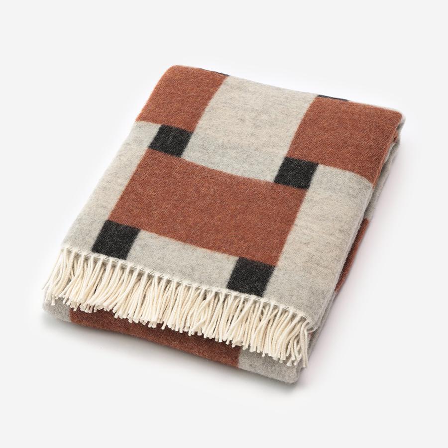 LAPUAN KANKURIT | PUNOS blanket 130 x 180cm white-cinnamon LAPUAN KANKURIT | PUNOS blanket 130 x 180cm white-cinnamon
