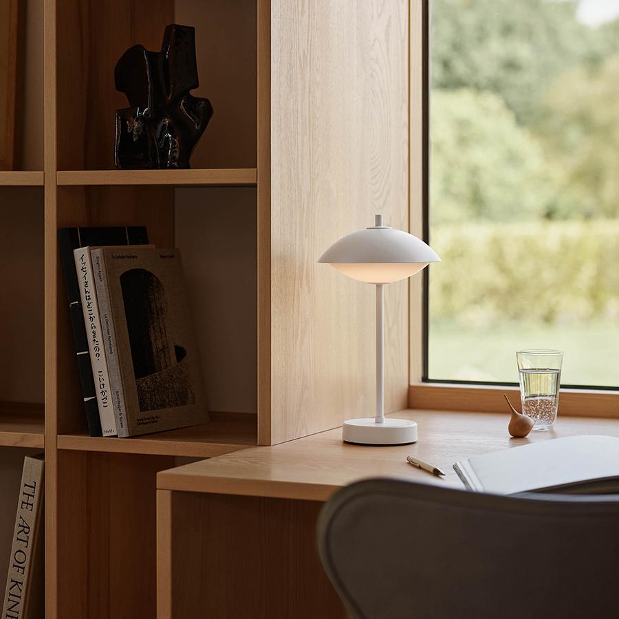 Fritz Hansen | CLAMポータブルランプ｜【公式】ACTUS online｜家具