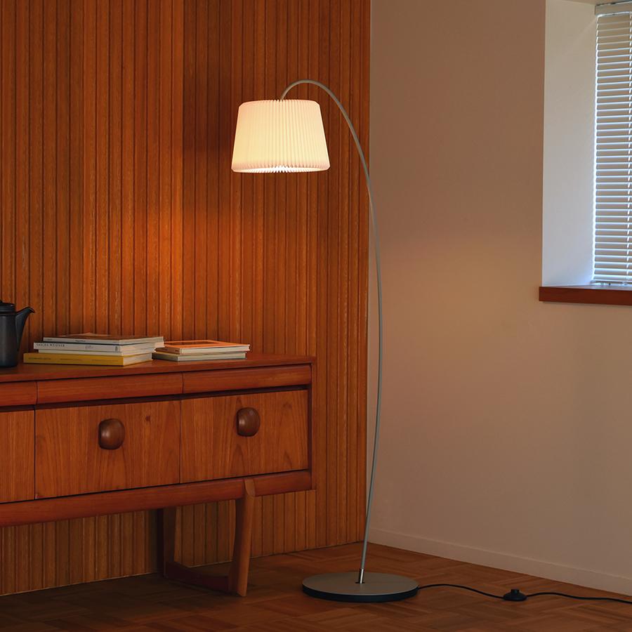 LE KLINT | SNOWDROP フロアランプ GREY [日本限定カラー]｜【公式