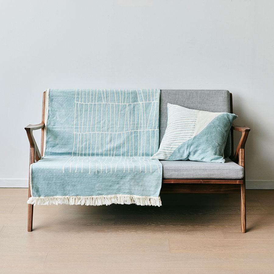 ジャガード織り ブランケット 130 x 180cm ブルー｜【公式】ACTUS