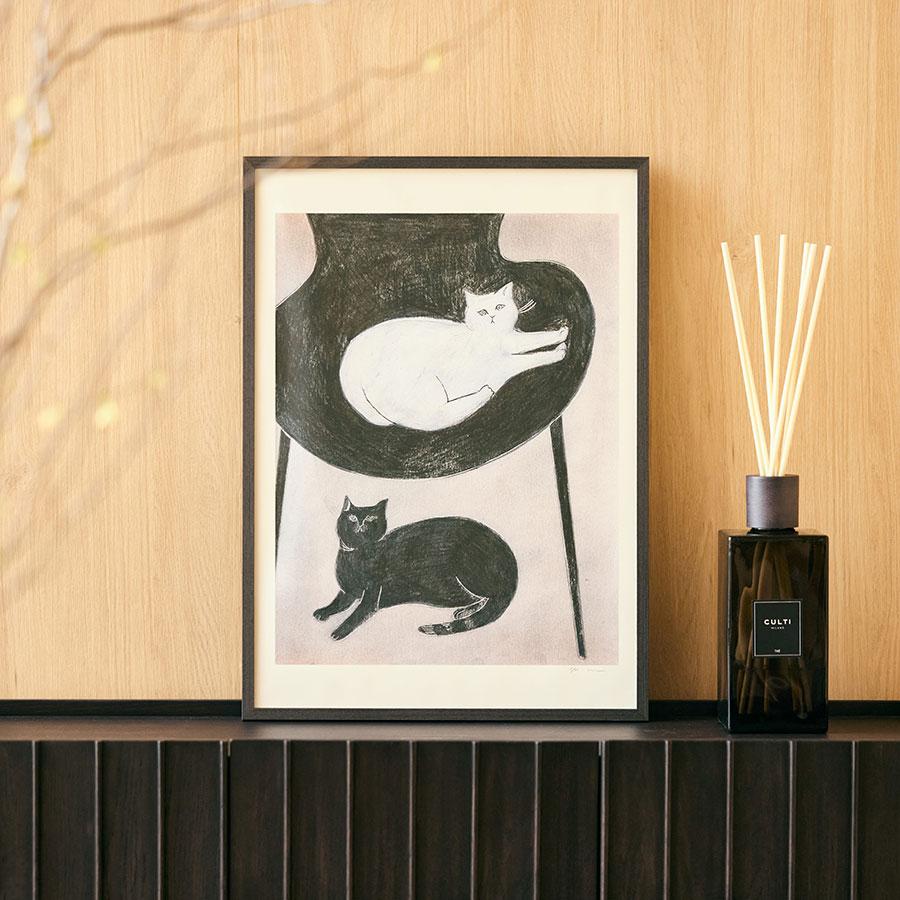 coricci | ポスター 猫と椅子と2 50×70cm｜【公式】ACTUS online