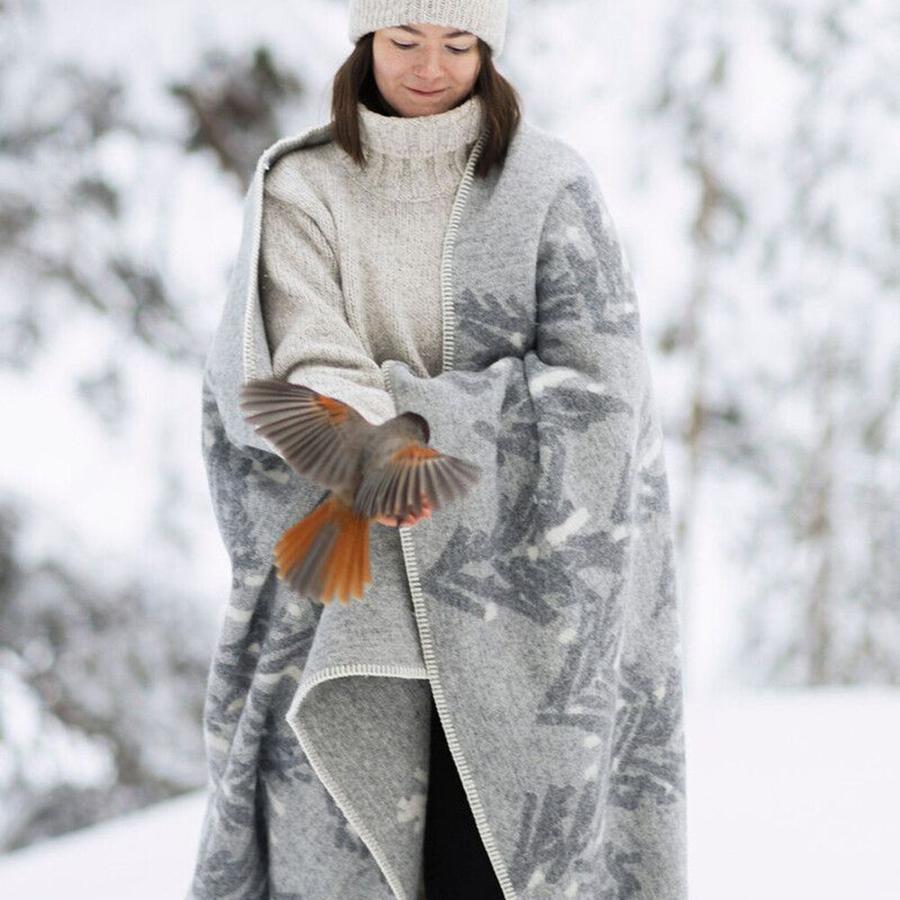 LAPUAN KANKURIT | KUUSI blanket 130 x 200cm light gray-wihte