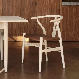 一人暮らしに 白のレザー調チェア 訳あり SF04-02 期間限定特別価格］CARL HANSEN&SON | CH24P Yチェア オーク材 ソープ