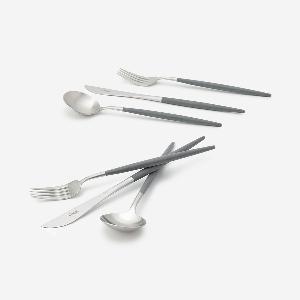 ★Cutipol クチポールGOA ディナー6pcs 箱付き　美品　ライトグレー Cutipol | GOA ディナー GIFTSET 6pcs / Gray Silver｜【公式】ACTUS