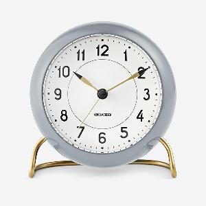 ARNE JACOBSEN STATION テーブルクロック GRAY｜【公式】ACTUS online