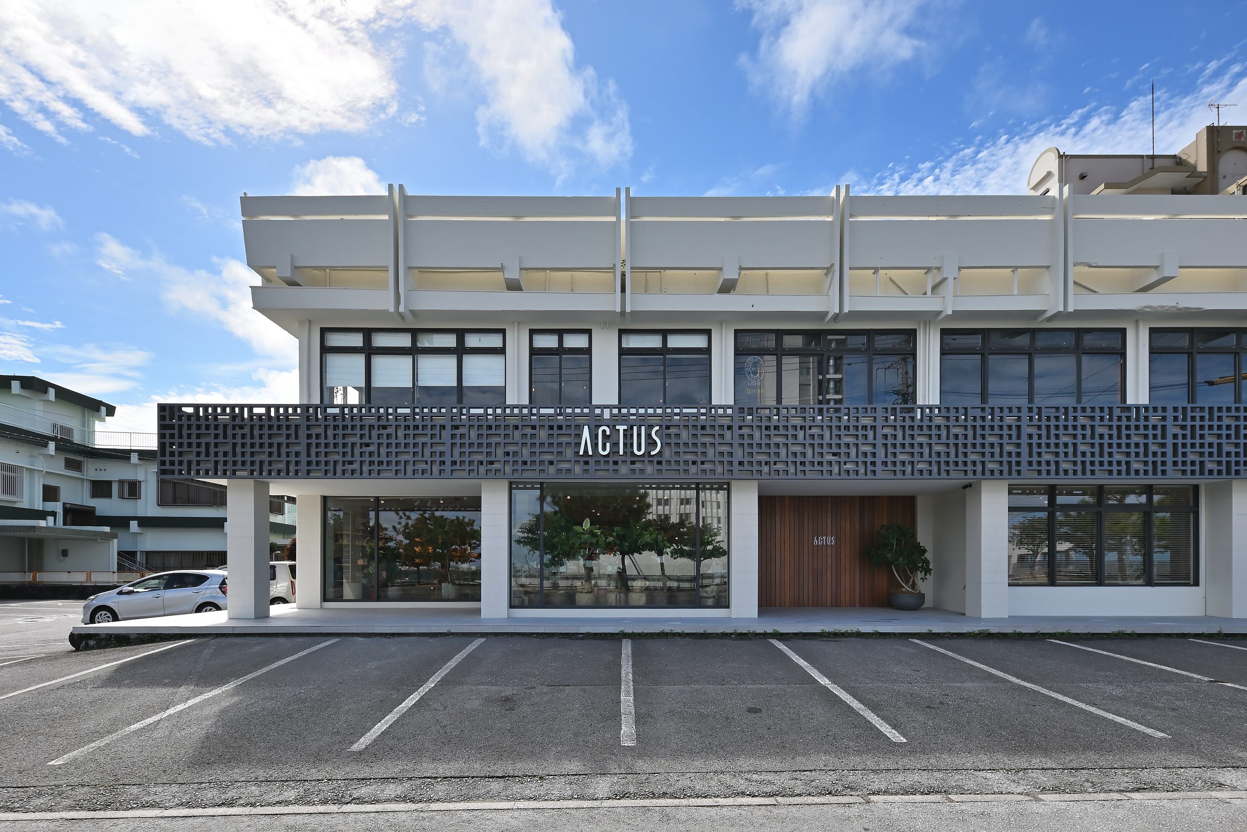 アクタス・沖縄店