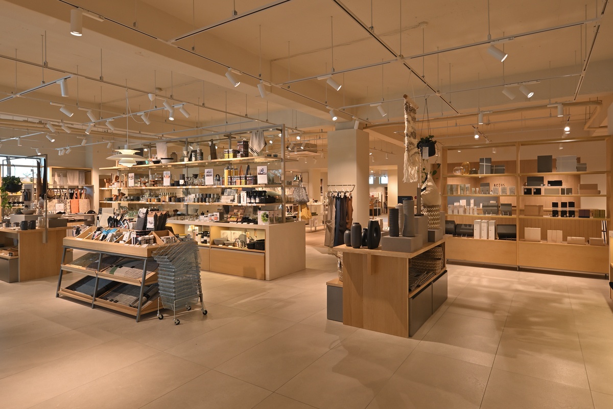 アクタス・沖縄店